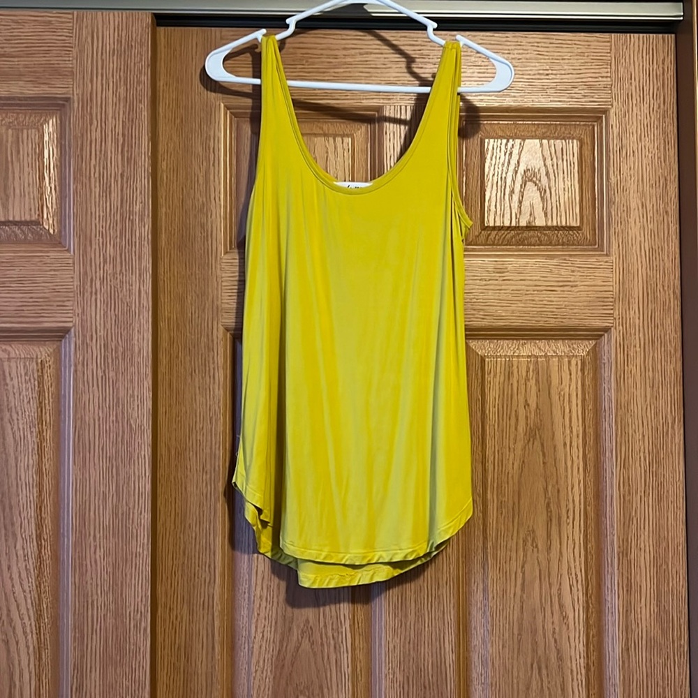 Carly Jean Los Angeles women’s Size Small Tank NWOT